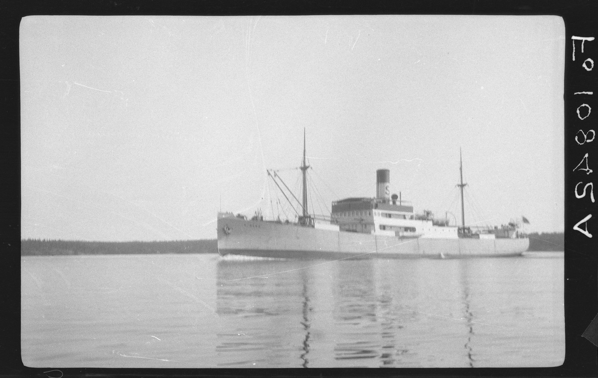 Lastfartyget RANE vid Furusund, Stockholm.