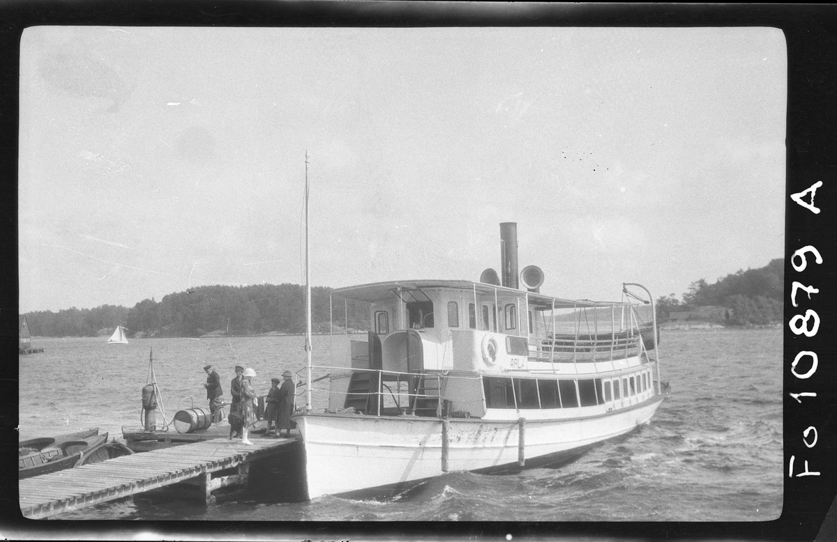 S/S ARLA vid Södra Djurö brygga.
