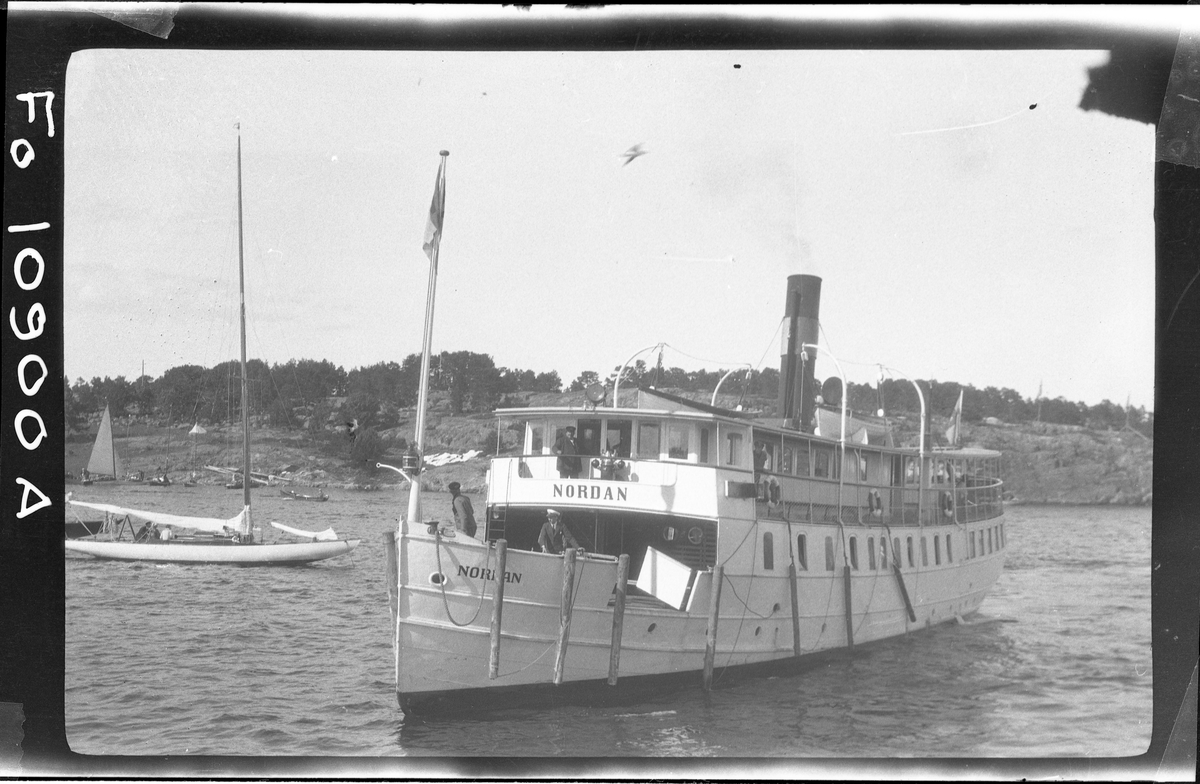 Skärgårdångaren NORDAN vid Sandhamn.