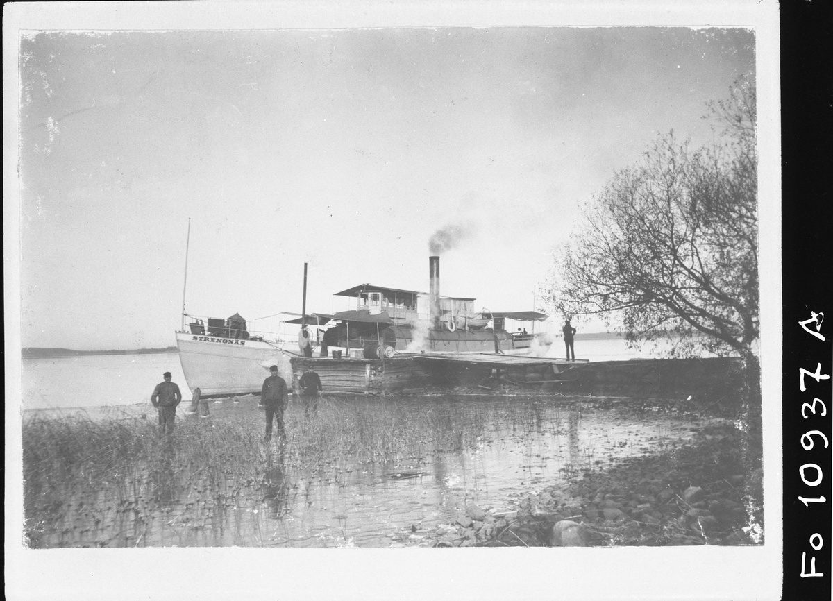 Mälarbåten S/S STRENGNÄS före ombyggnaden 1891.