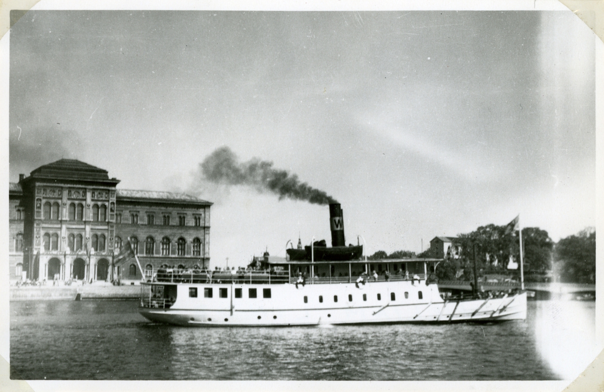 Skärgårdsbåten WILLIAM LINDBERG vid Nationalmuseum.