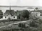 Djurö, Kyrkudden med kyrka och prästgård taget 1882.