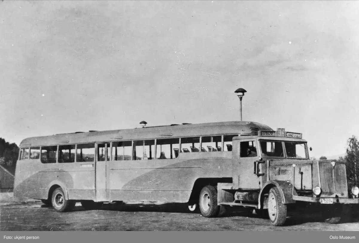 buss til Hønefoss, semitrailer, "Ormen Lange", rute Hønefoss - Oslo, Faun trekkvogn