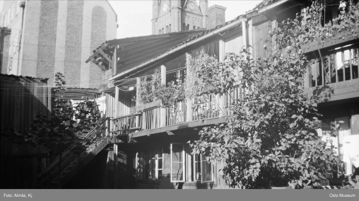 bygård, gårdsinteriør, svalgang, Grønland menighetshus, Grønland kirke