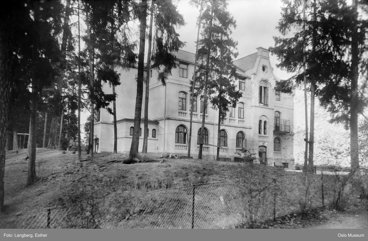 Ullern og Vestre Akers barnehjem (Bestum middelskole)