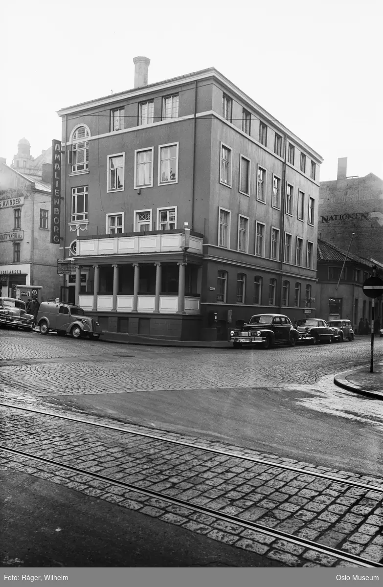 forretningsgård, Amalienborg restaurant, biler