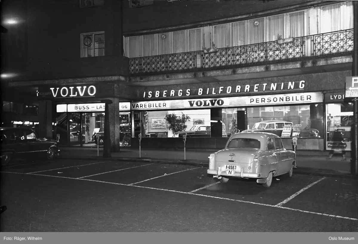 forretningsgård, Isbergs Volvo bilforretning, biler