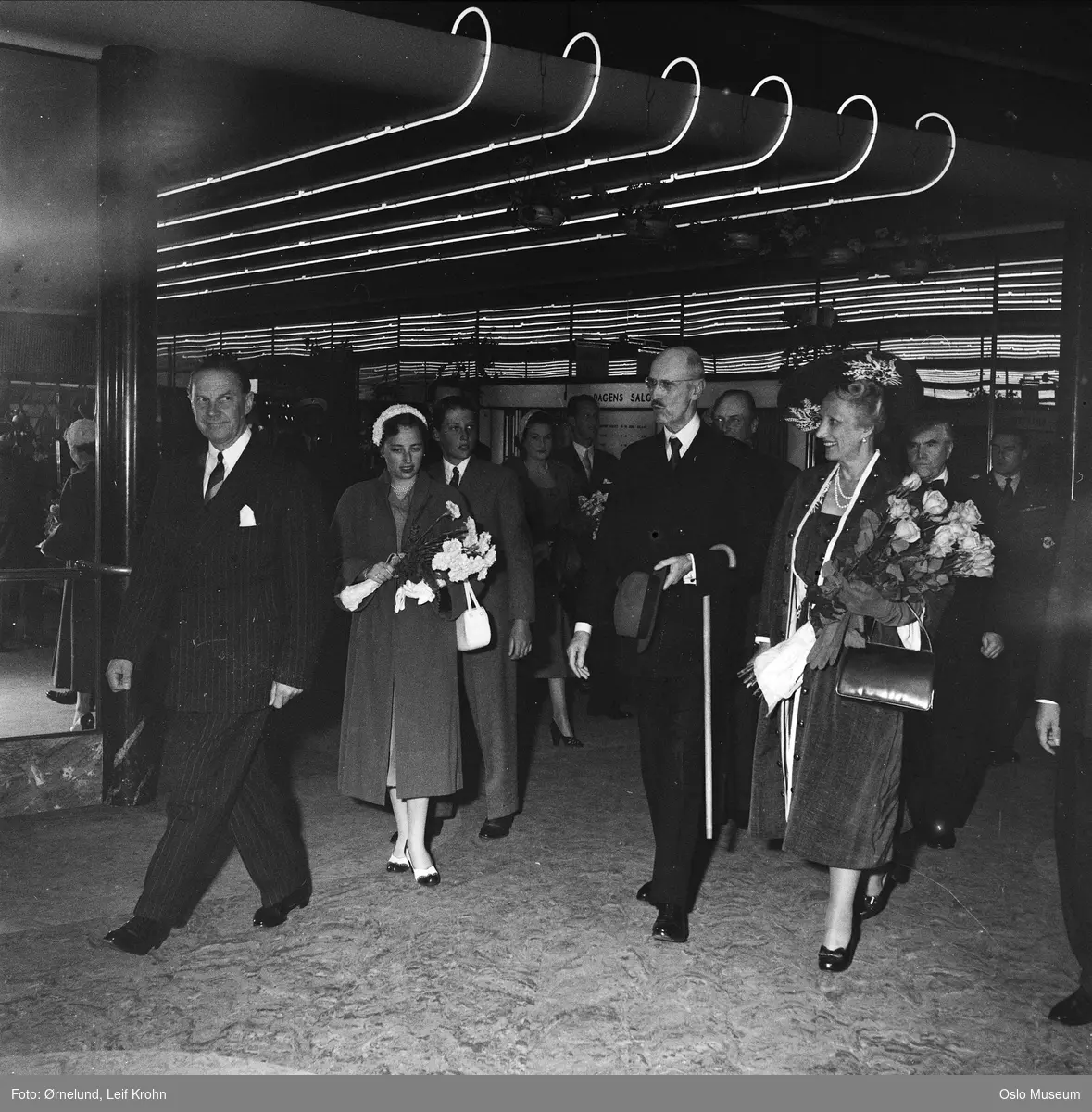 Klingenberg kino, premiere på Kongefilmen, foajé, kongelig ankomst, konge, kronprinsesse