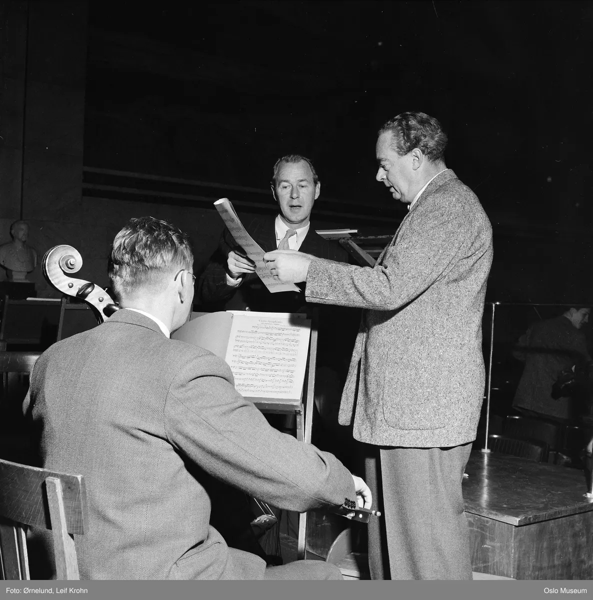 Universitetet, interiør, aulaen, Filharmonisk Selskaps Orkester, musikere, dirigent, prøve