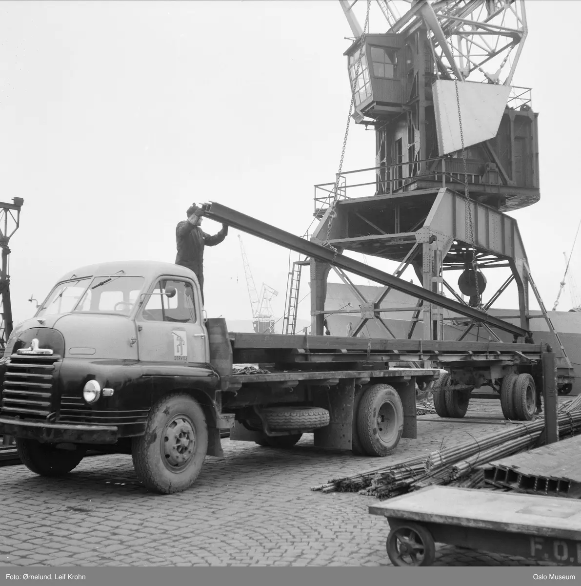 012uMXHNU6x8?dimension=1200x1200