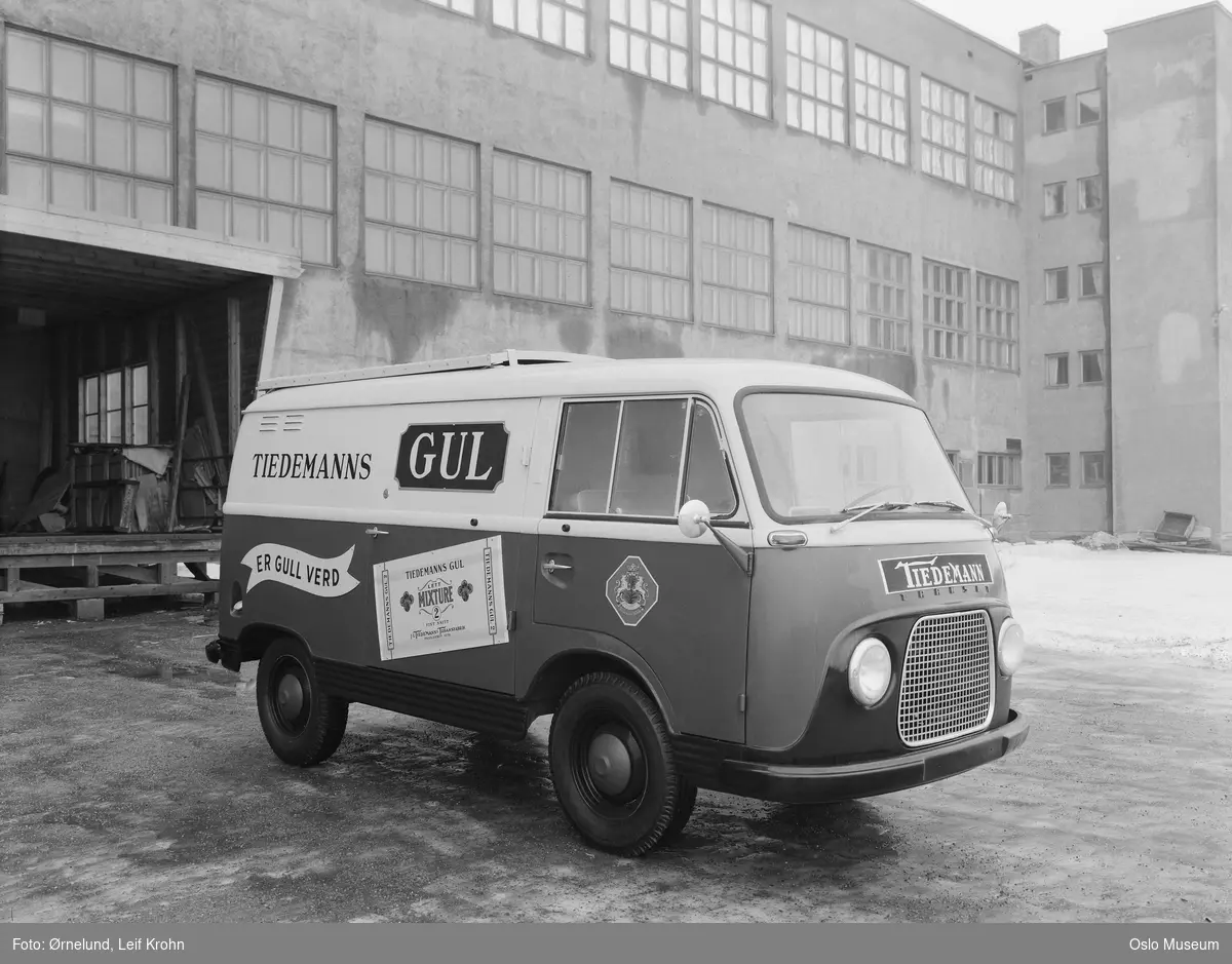 Tiedemanns tobakksfabrikk, firmabil, varebil