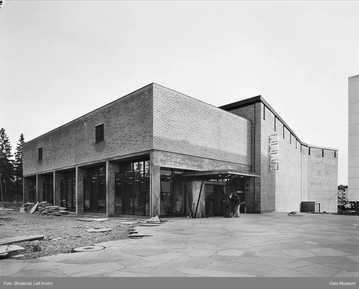 Symra kino, eksteriør, byggevirksomhet