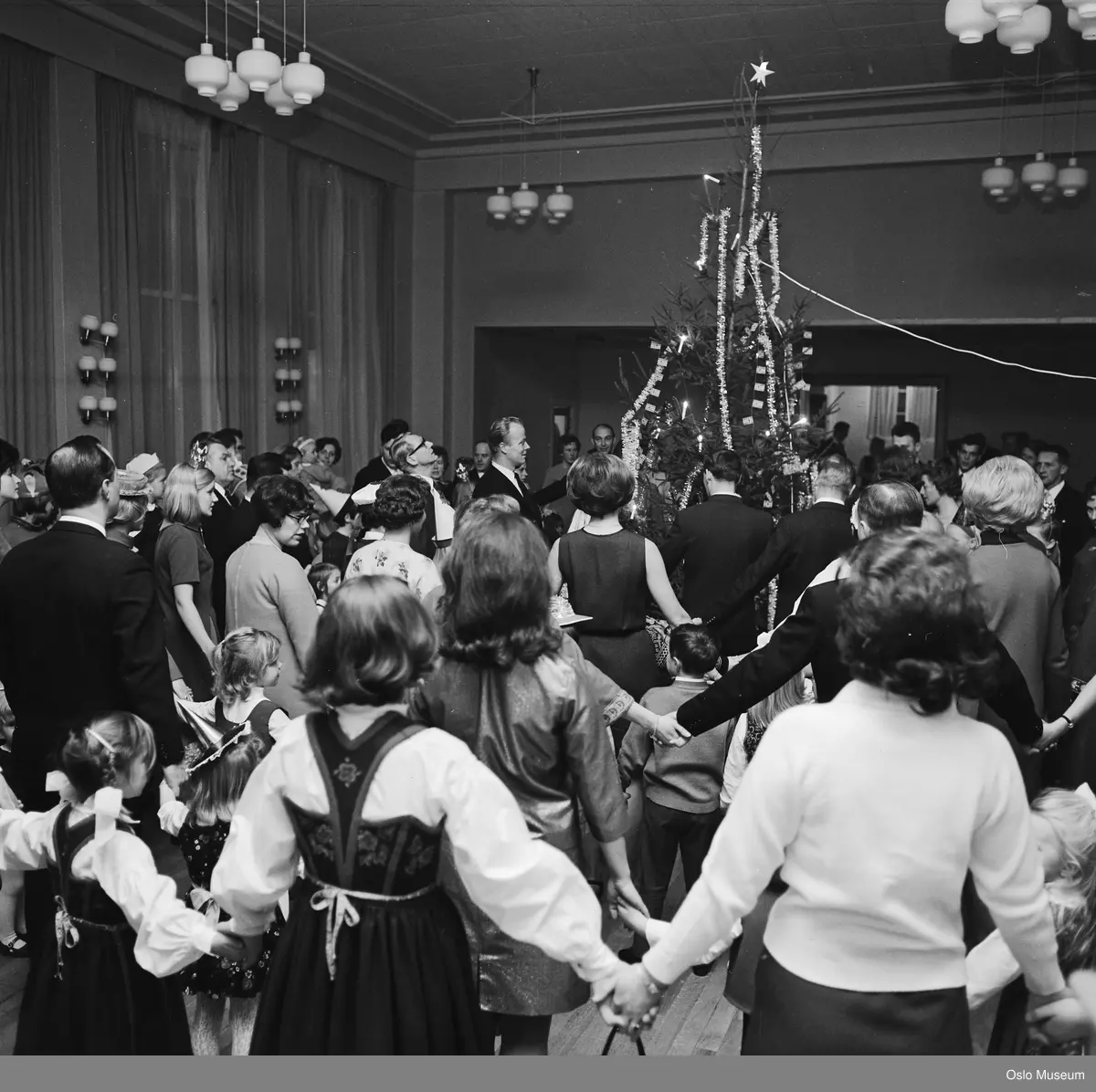 Norske Folks juletrefest. -Oslo Museum / DigitaltMuseum