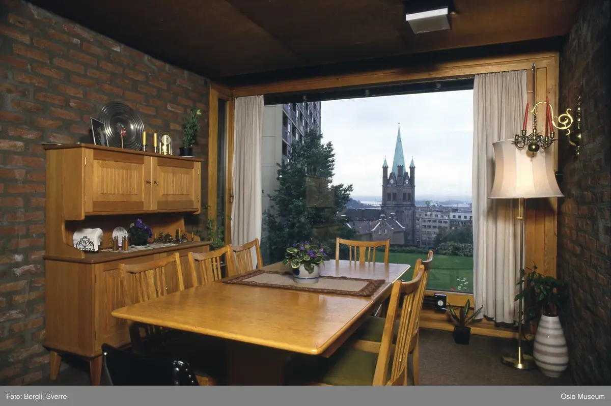 St. Hallvard kirke og kloster, interiør, spisestue,vindu, utsikt, Grønland kirke