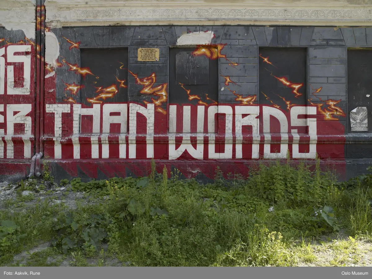 Blitzhuset, graffiti, plakater