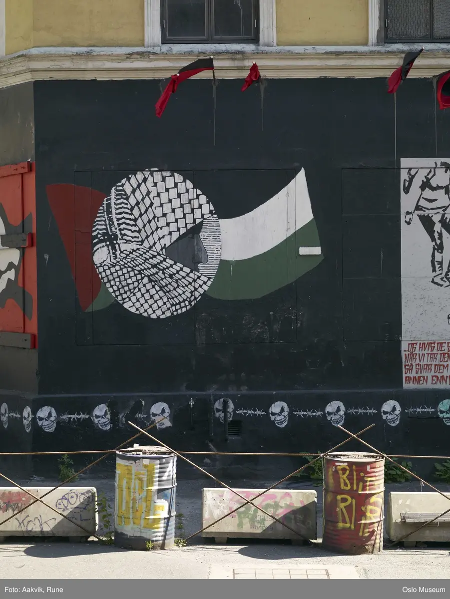 Blitzhuset, graffiti, fasade, barrikade