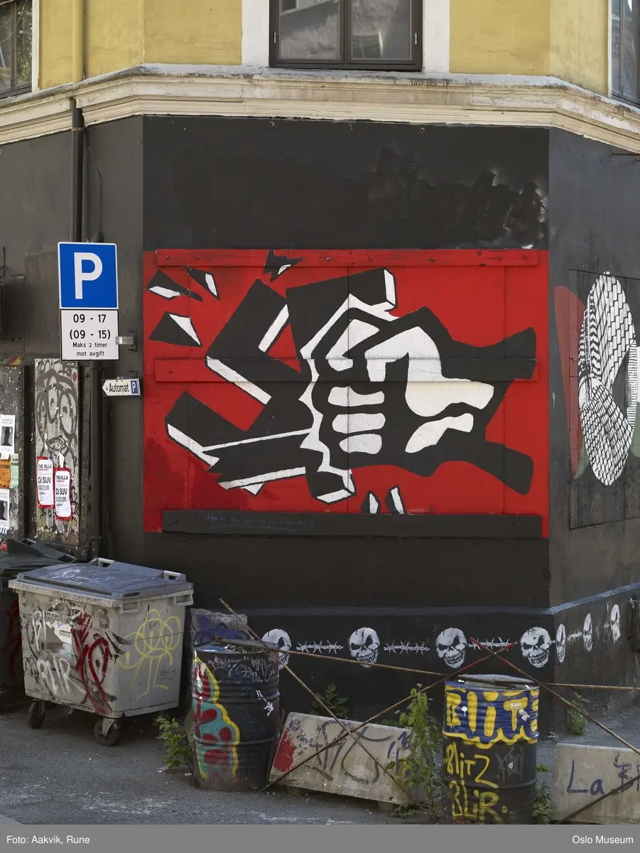 Blitzhuset, graffiti, fasade, barrikade