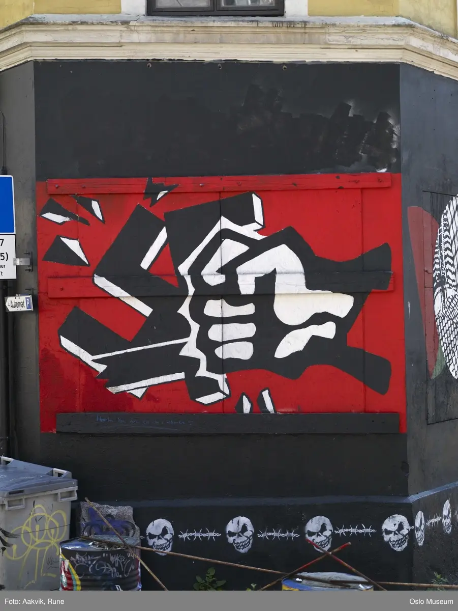 Blitzhuset, graffiti, fasade, barrikade