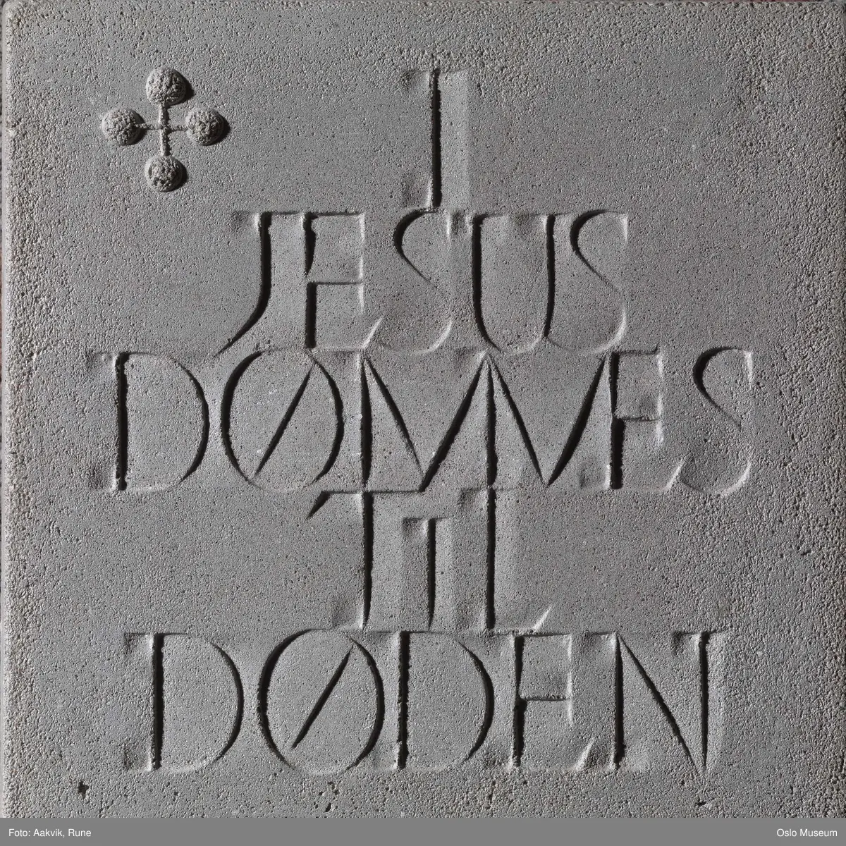 St. Hallvard kirke, interiør, alter, sakarament, skriftestol, helgener, korsveien, krusifiks, bibel.