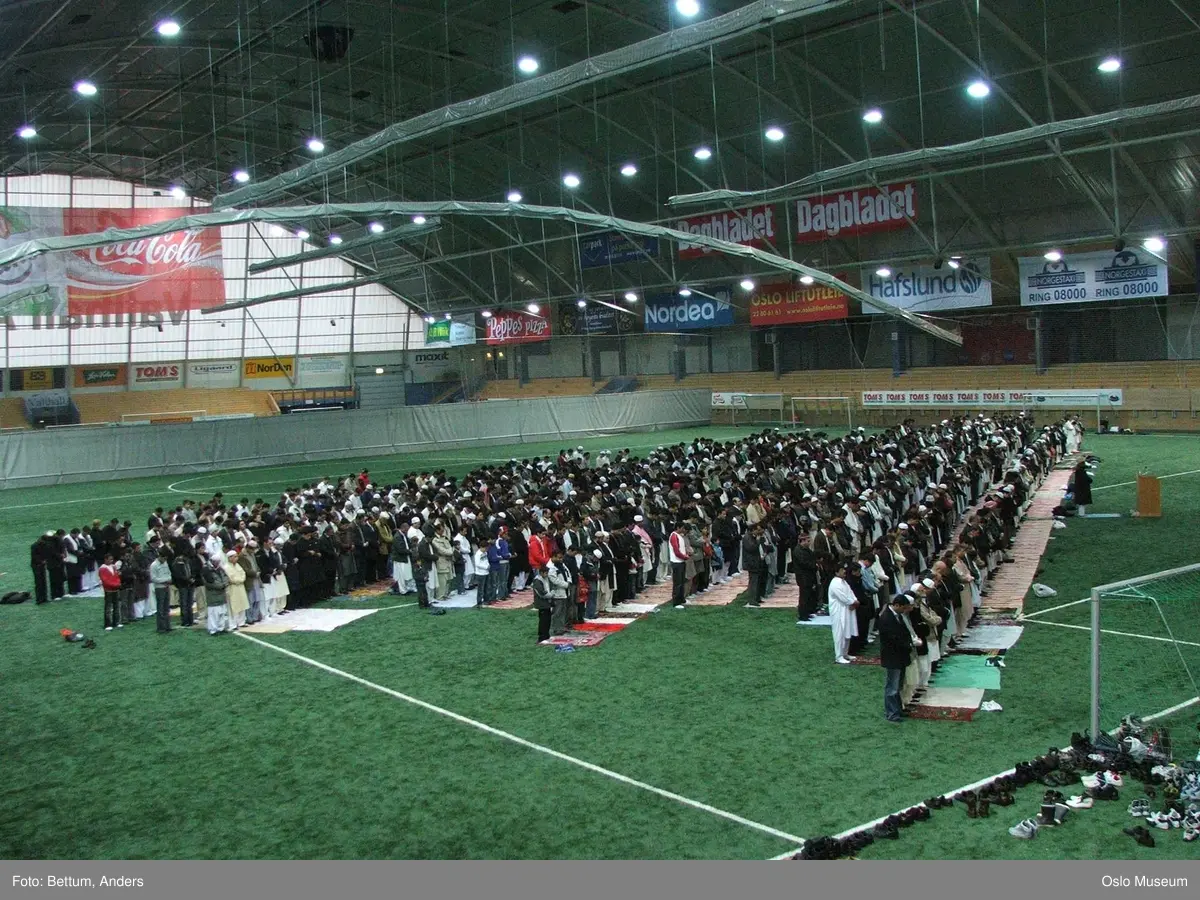 Islam, menigheten Central Jamaat-e Ahl-e Sunnat, bønn i Valhall  