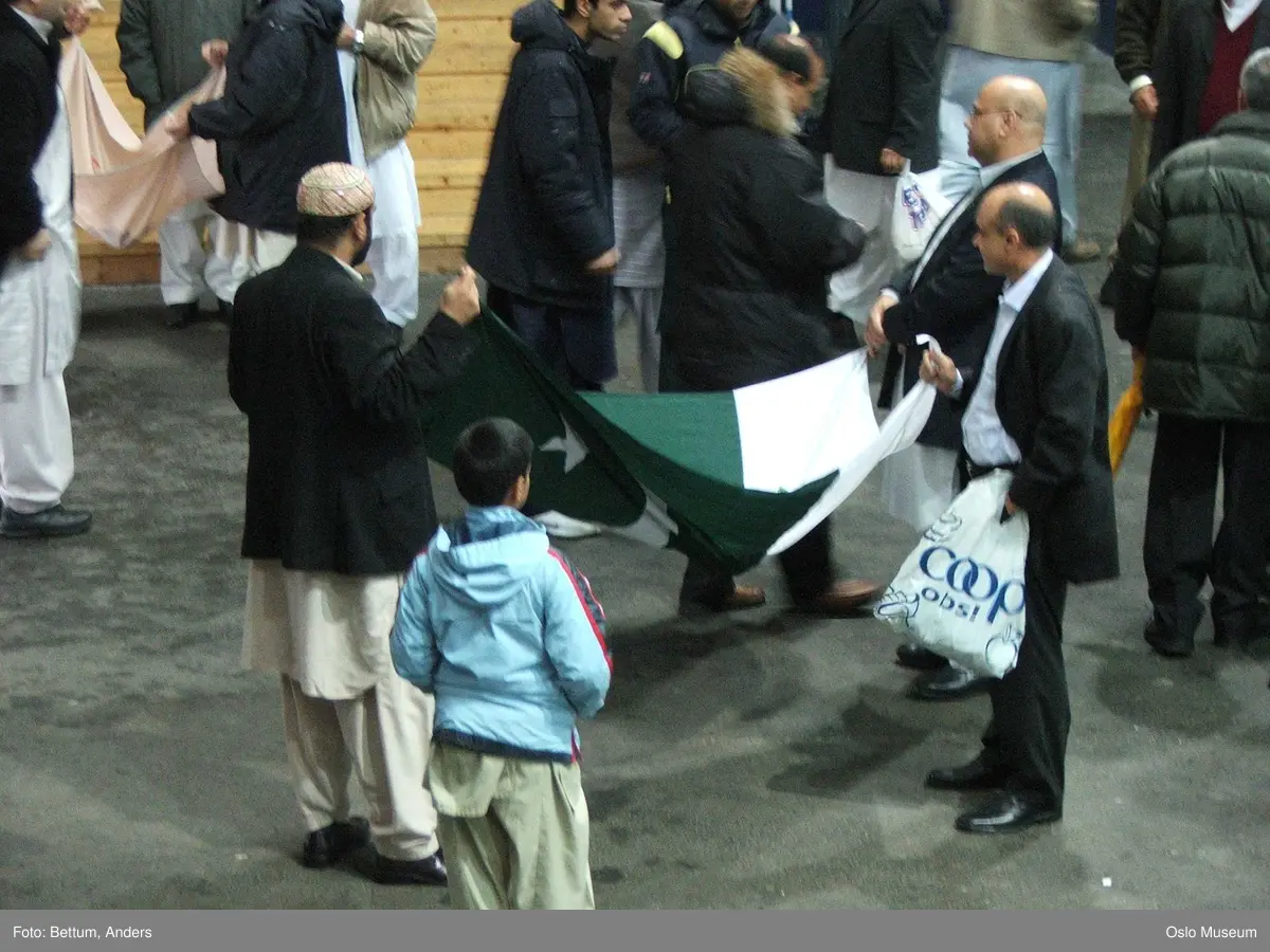 Islam, menigheten Central Jamaat-e Ahl-e Sunnat, bønn i Valhall  