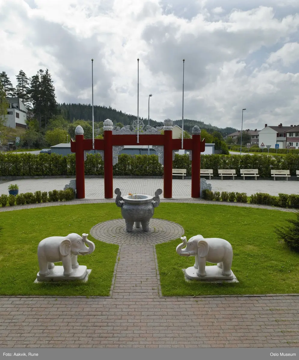 Buddhisme, Khuong Viet tempelet, eksteriør, inngangsparti, drage, pagode, elefant, slange, Buddha