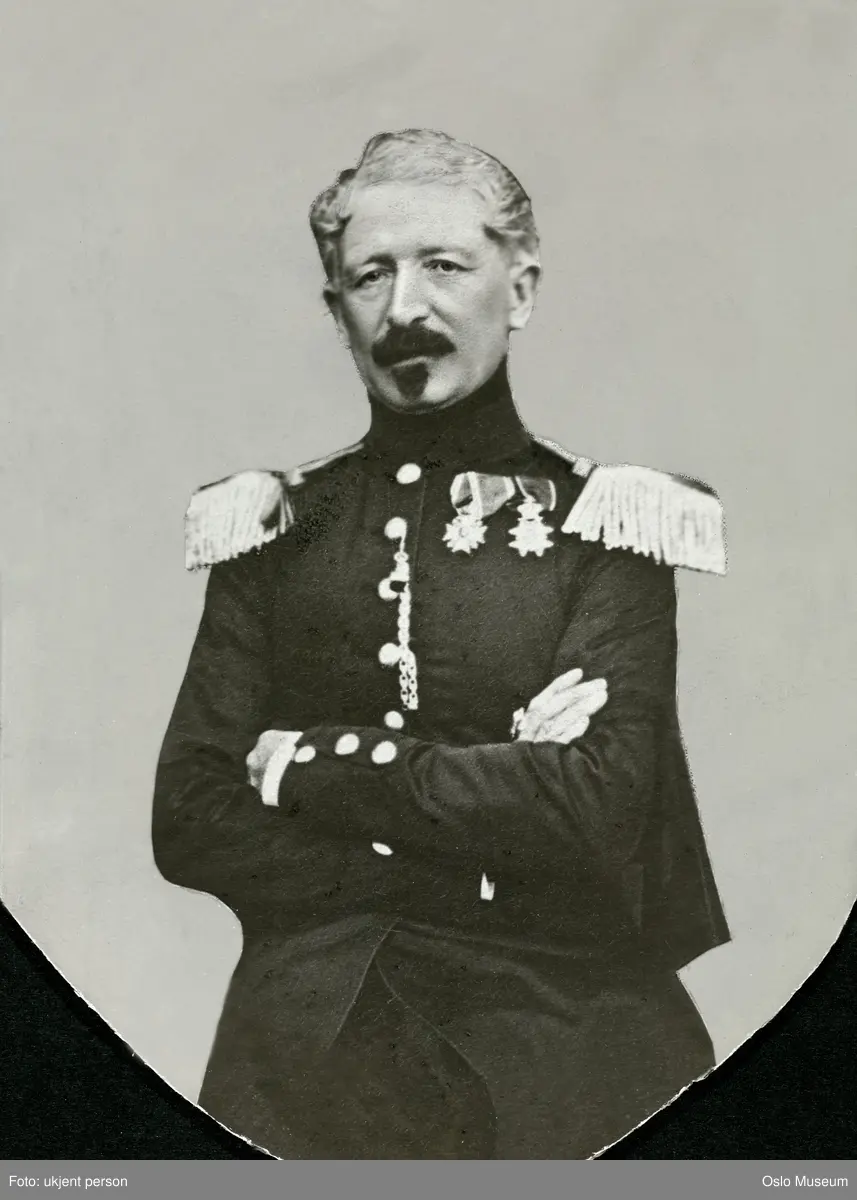 portrett, mann, generalmajor, sjef for Krigsskolen, stående halvfigur, uniform