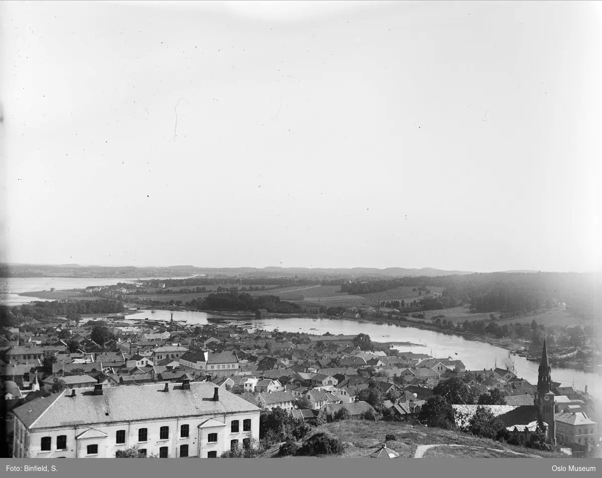 utsikt fra Slottsfjellet, by, fjord