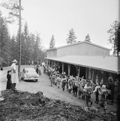 Prinsdal skole, innvielse, opptog, elever