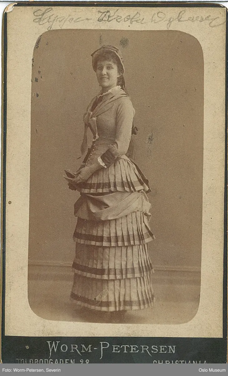 portrett, kvinne, skuespillerinne, stående helfigur