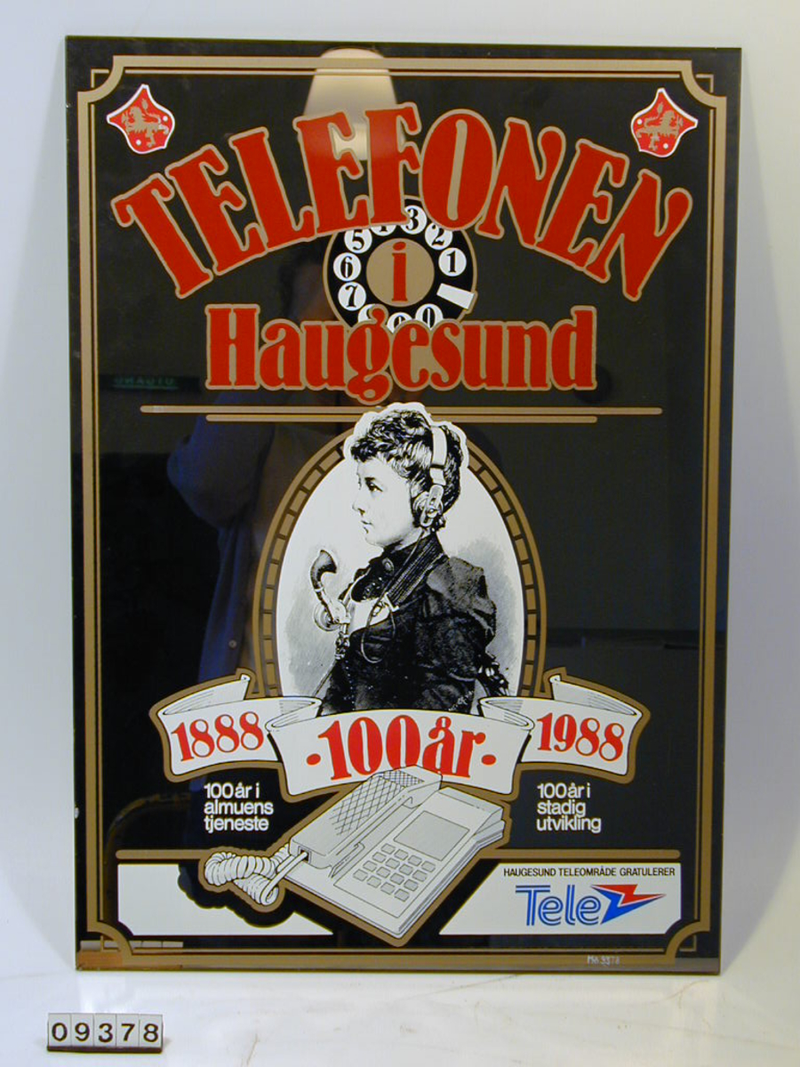 Kvinne anno 1880 med telefon