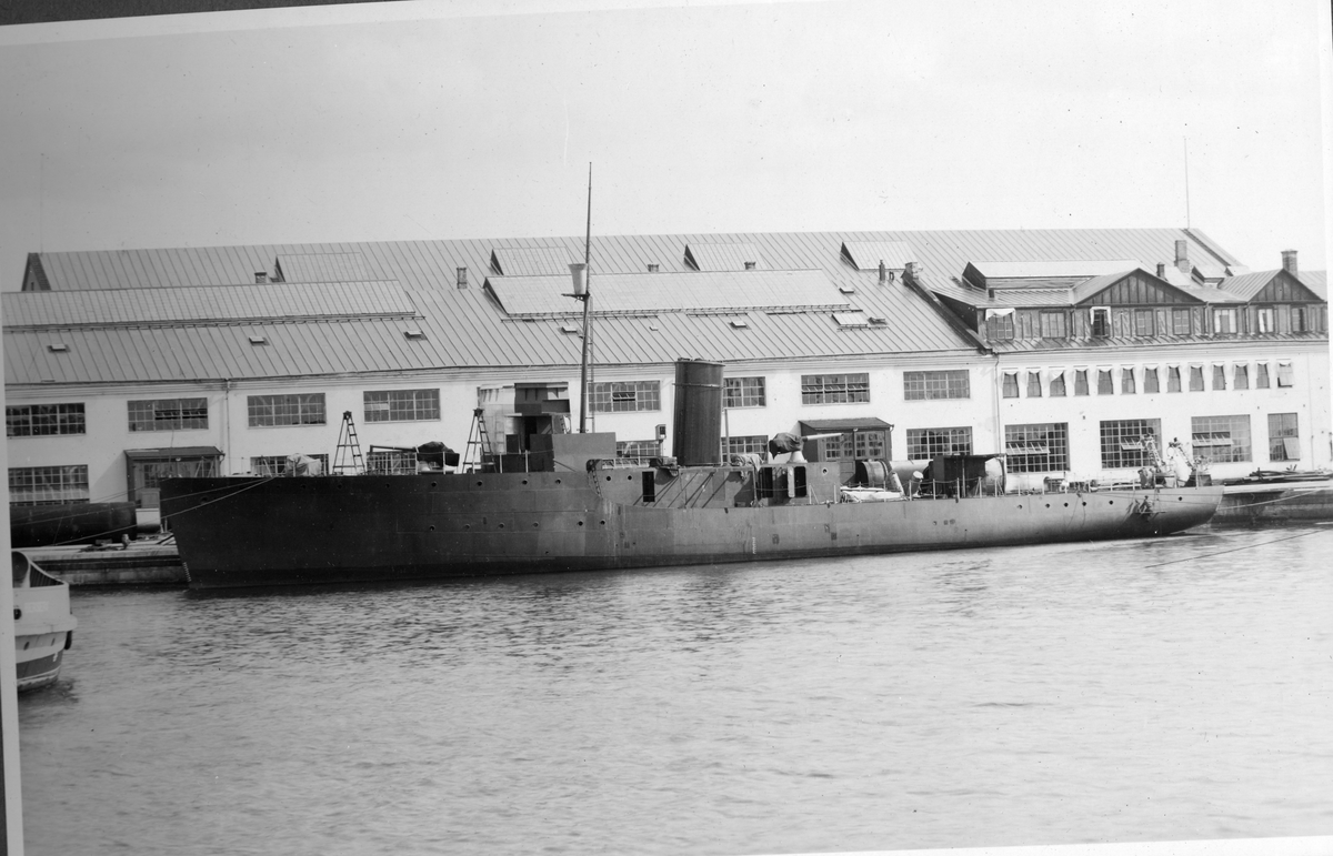 I834