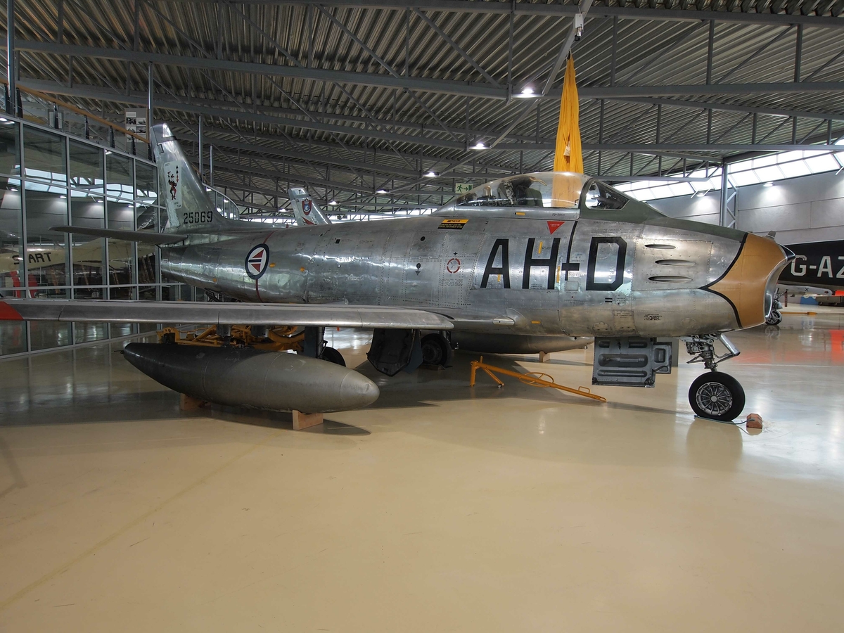 Oppmalt som tidligere "Flying Jokers" 332 skv