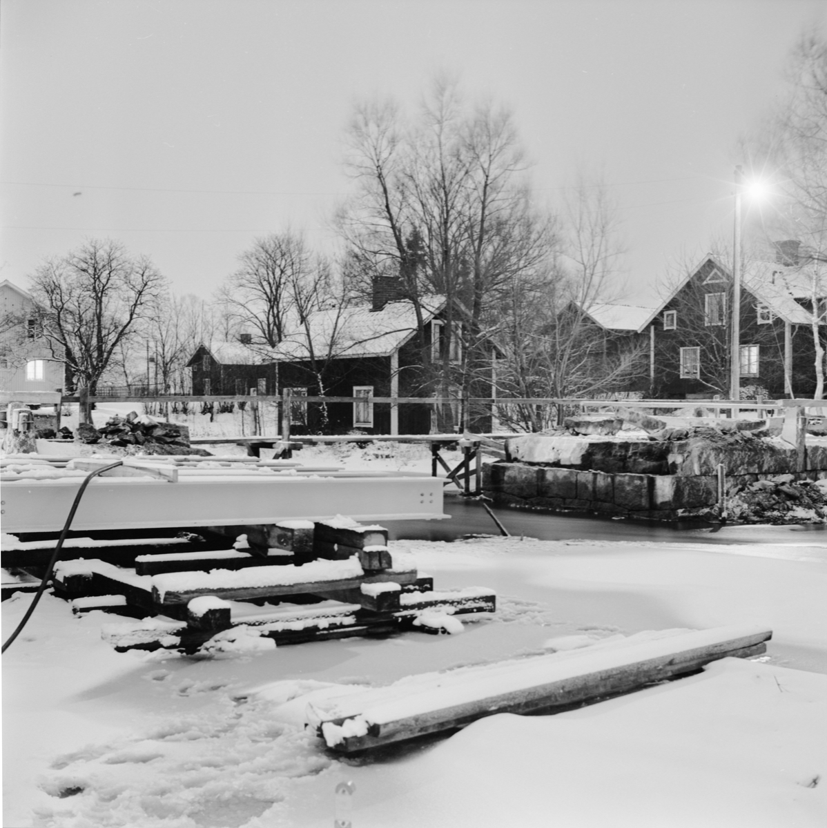 Riven bro, Ålandsdal, Ålands socken, Uppland februari 1962