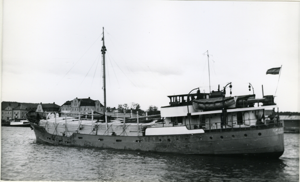 Ägare:/194 -63/: G. de Ruiter. Hemort: Scheveningen.