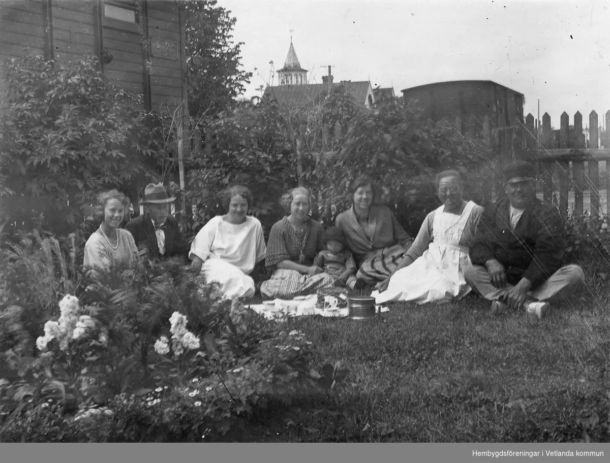 Hembygdsföreningen Njudung

Gruppbild från Magasinsgatan 13, Vetlanda.