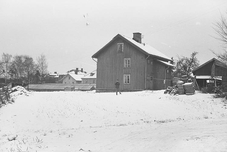 Text till bilden: "Smörbräckegatan med Axelssons Handelsträdgård". Album 2 bild 33