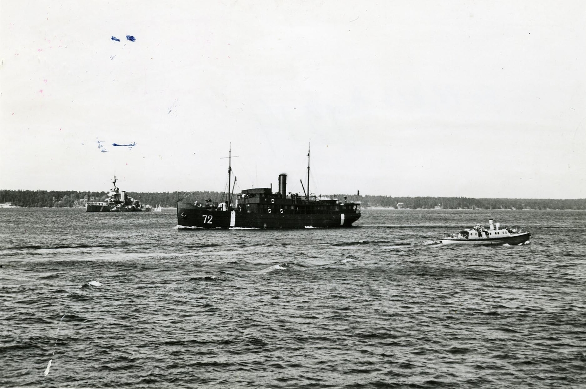 Hjälpkanonbåten Tjelvar (H 72) i Kustflottan juli 1941.