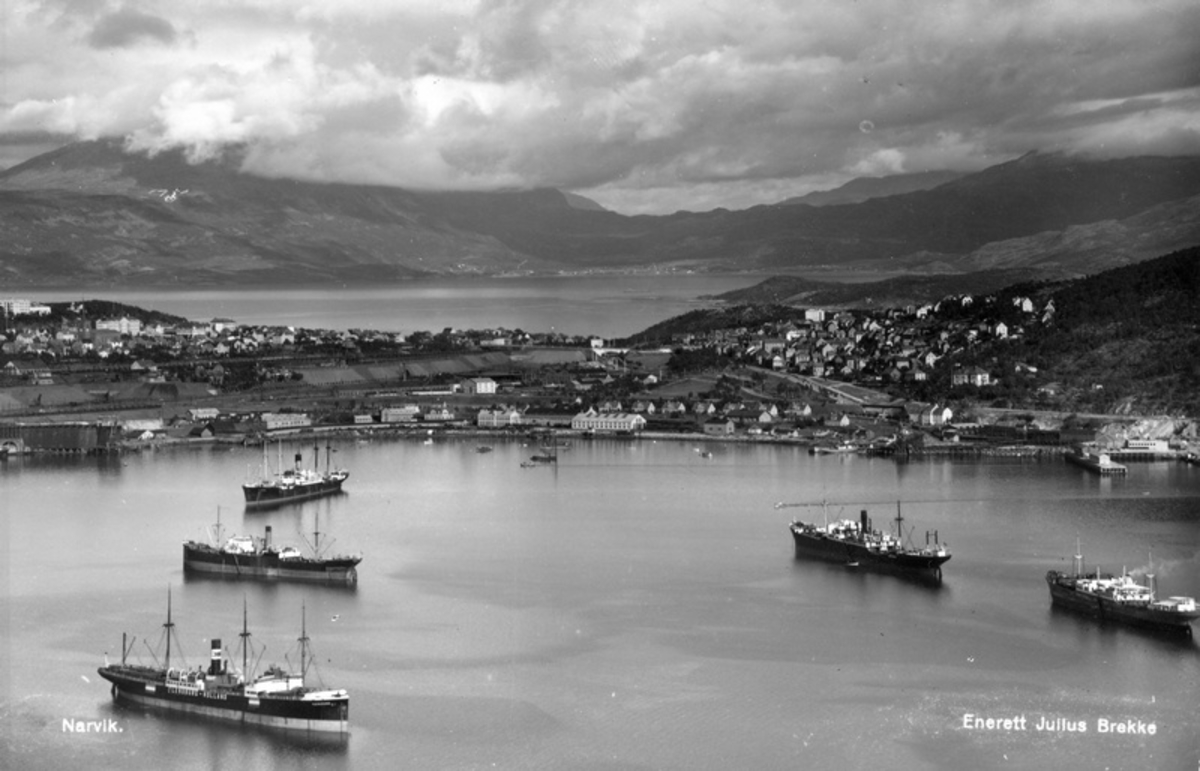 Malmsbåter på Narvik havn