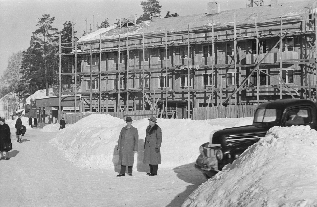 Leiret, Elverum. Pedersenbygget under bygging.