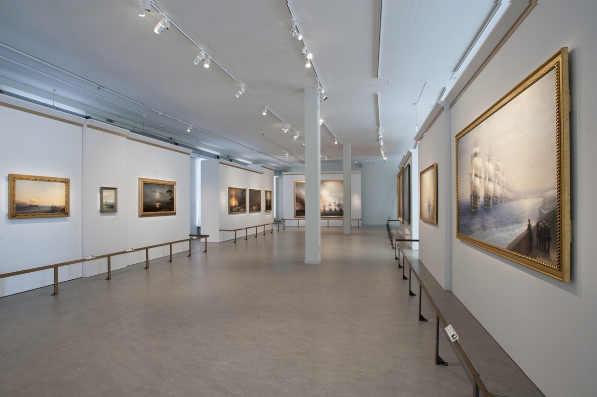 Dokumentation av utställningen  "Ajvazovskij mästaren" som visades på Sjöhistoriska 2011