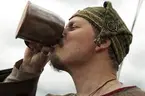 Skeppsdagar med vikingabåtar och vikingaläger på ängen vid Sjöhistoriska.