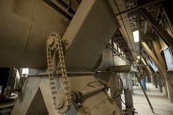 Bilder från Cementas depå vid Liljeholmen i Stockholm. En sa