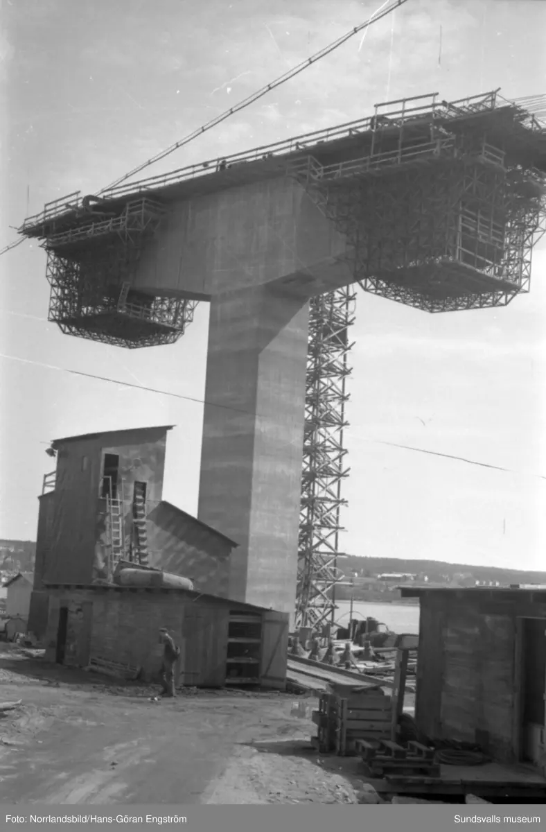 Bygget av Alnöbron.