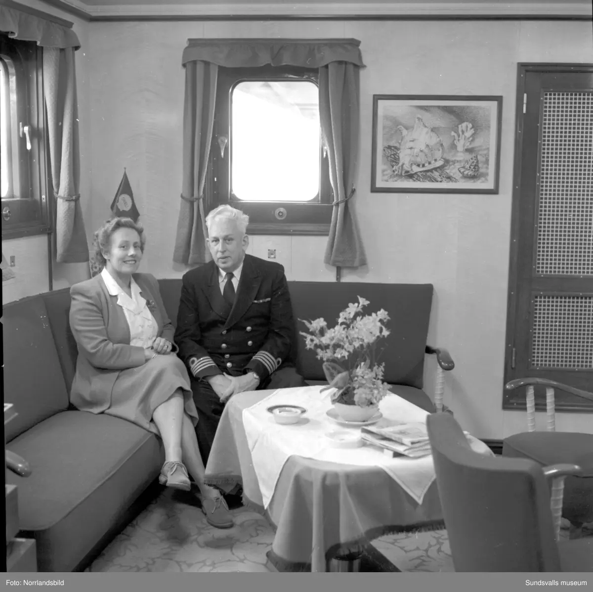 Massor av bilder på tankbåten Katelysia vid Vindskärsvarv. Exteriörer, interiörer, kapten, kabyss, maskinrum med mera.