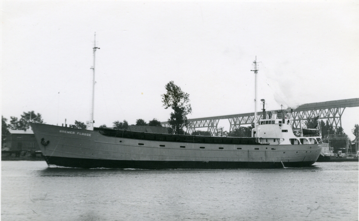 Ägare:/1955-1966/: Bremer Reederei Bruno Bischoff & Co. G.m.b.H. Hemort: Bremen.