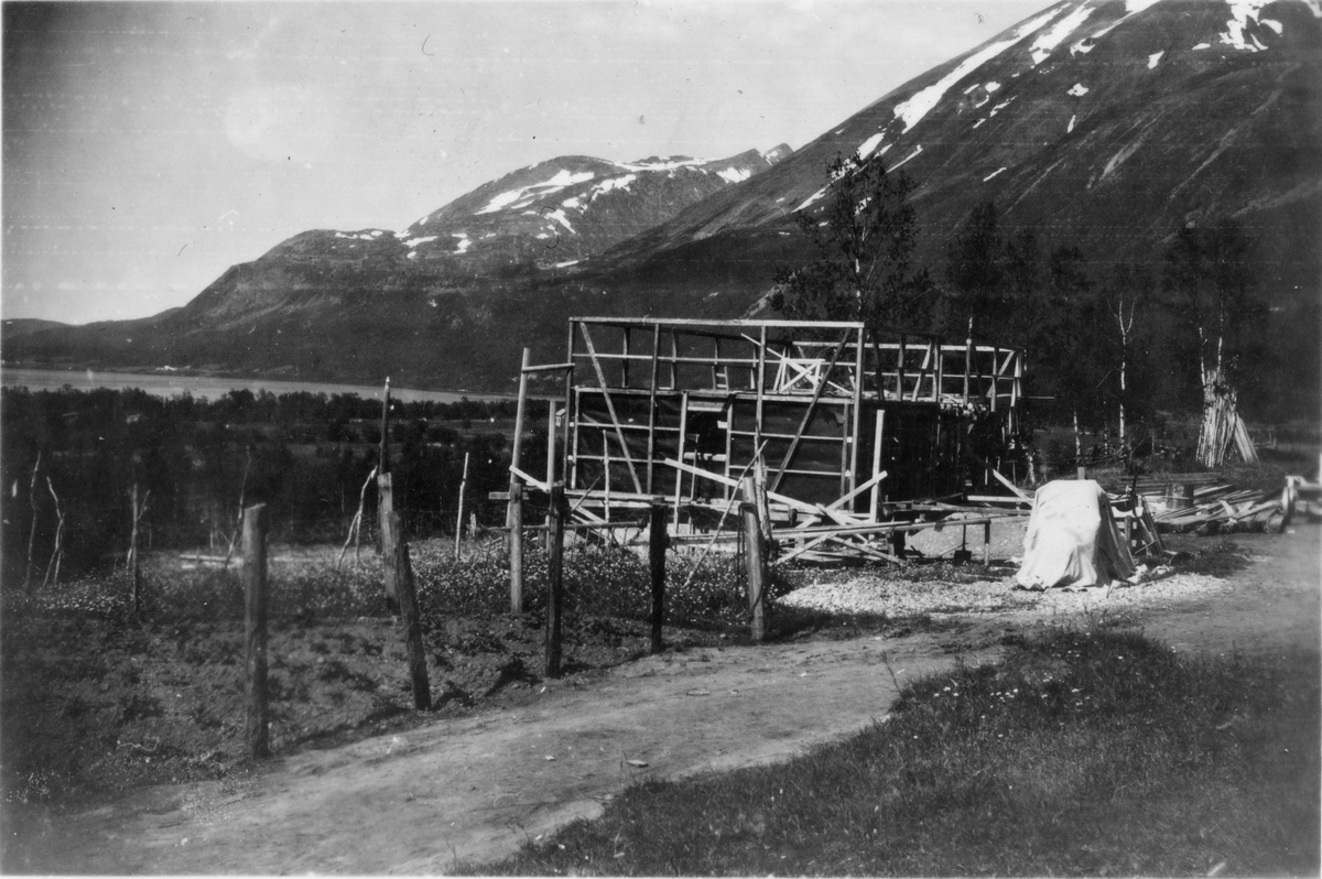 Tømmerhytte på "Rosenlund" i Nordreisa.