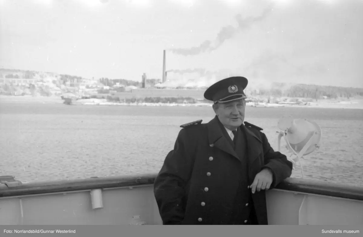 OK:s nya tankfartyg Okeanos med kapten Erik Manvall.