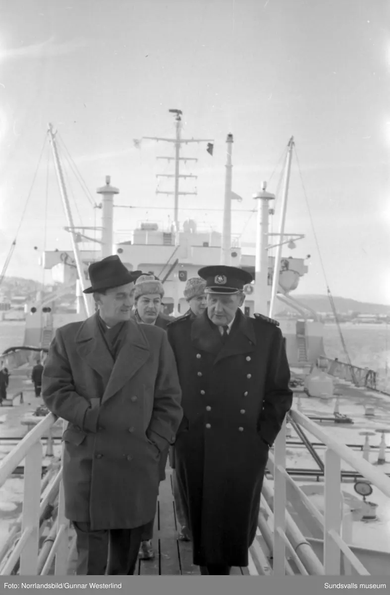 OK:s nya tankfartyg Okeanos med kapten Erik Manvall.