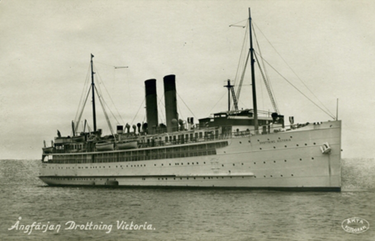 Ångfärjan DROTTNING VICTORIA. Vykort.